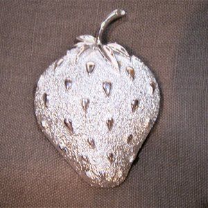 Sarah Coventry Strawberry Brooch